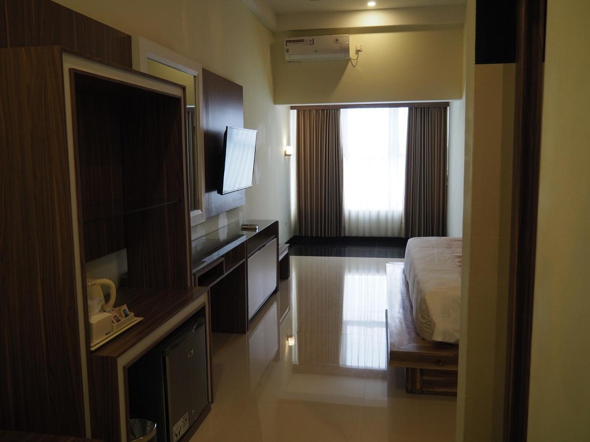 Luminor Hotel Banyuwangi By Wh Buitenkant foto