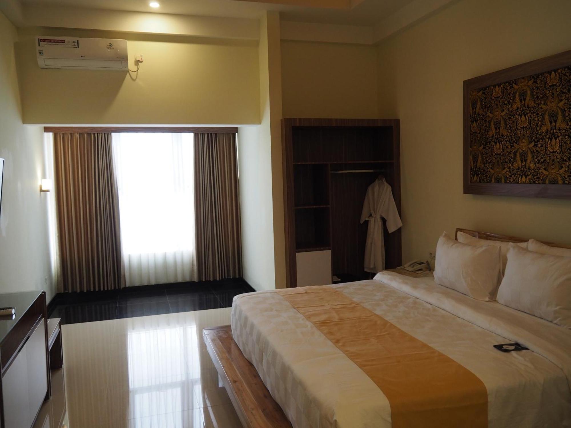 Luminor Hotel Banyuwangi By Wh Buitenkant foto