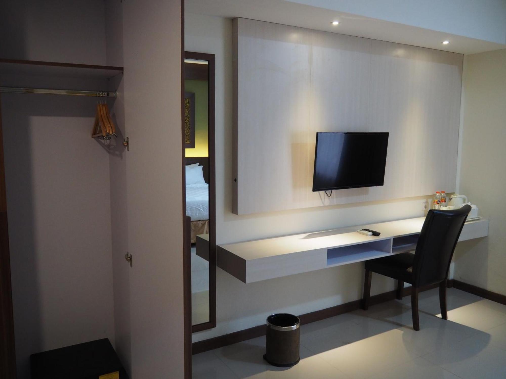 Luminor Hotel Banyuwangi By Wh Buitenkant foto