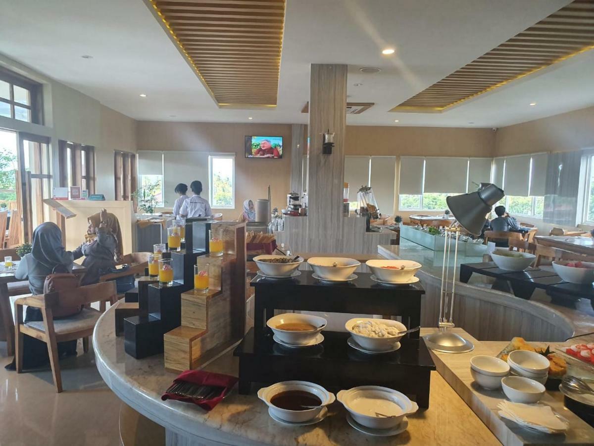 Luminor Hotel Banyuwangi By Wh Buitenkant foto