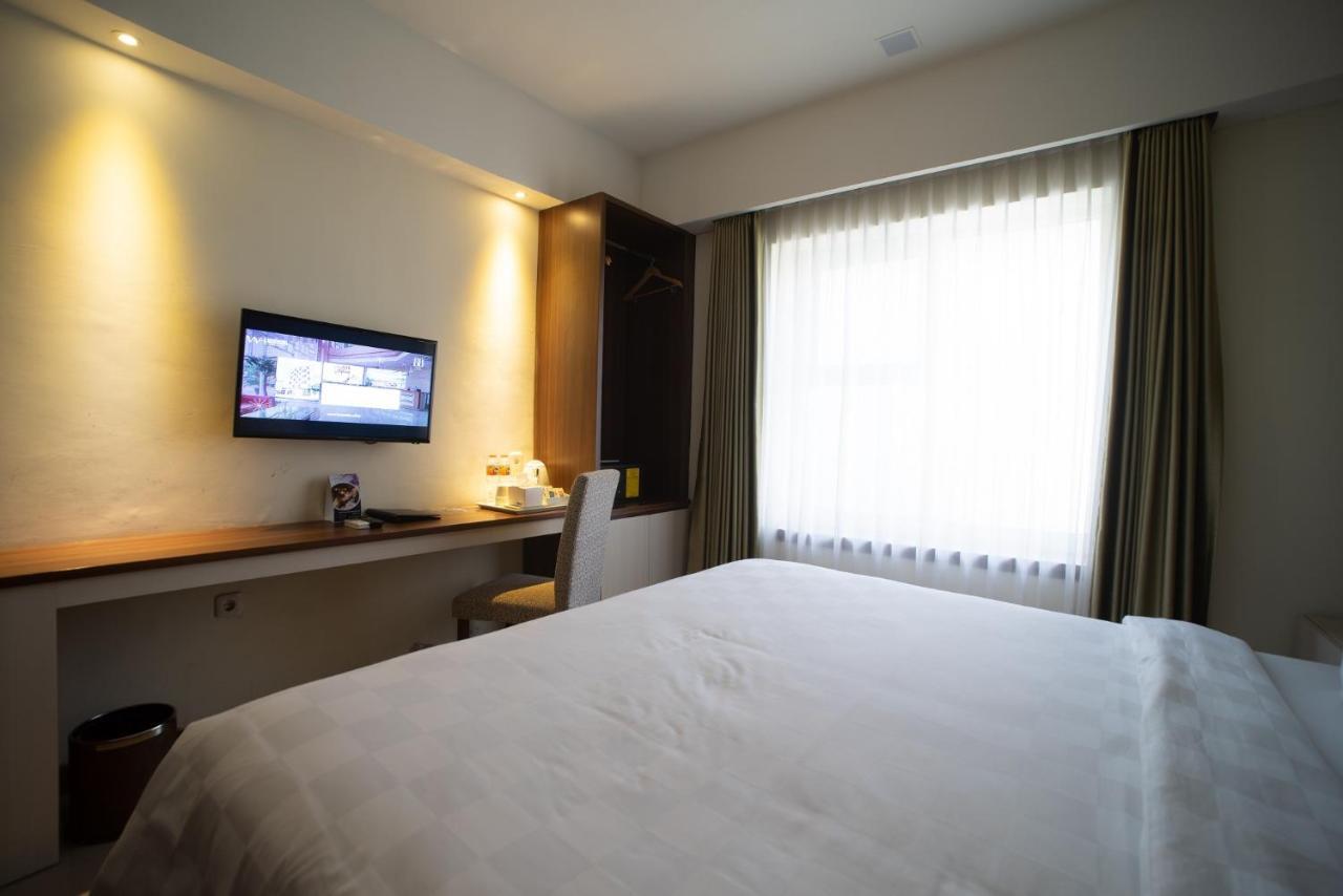 Luminor Hotel Banyuwangi By Wh Buitenkant foto