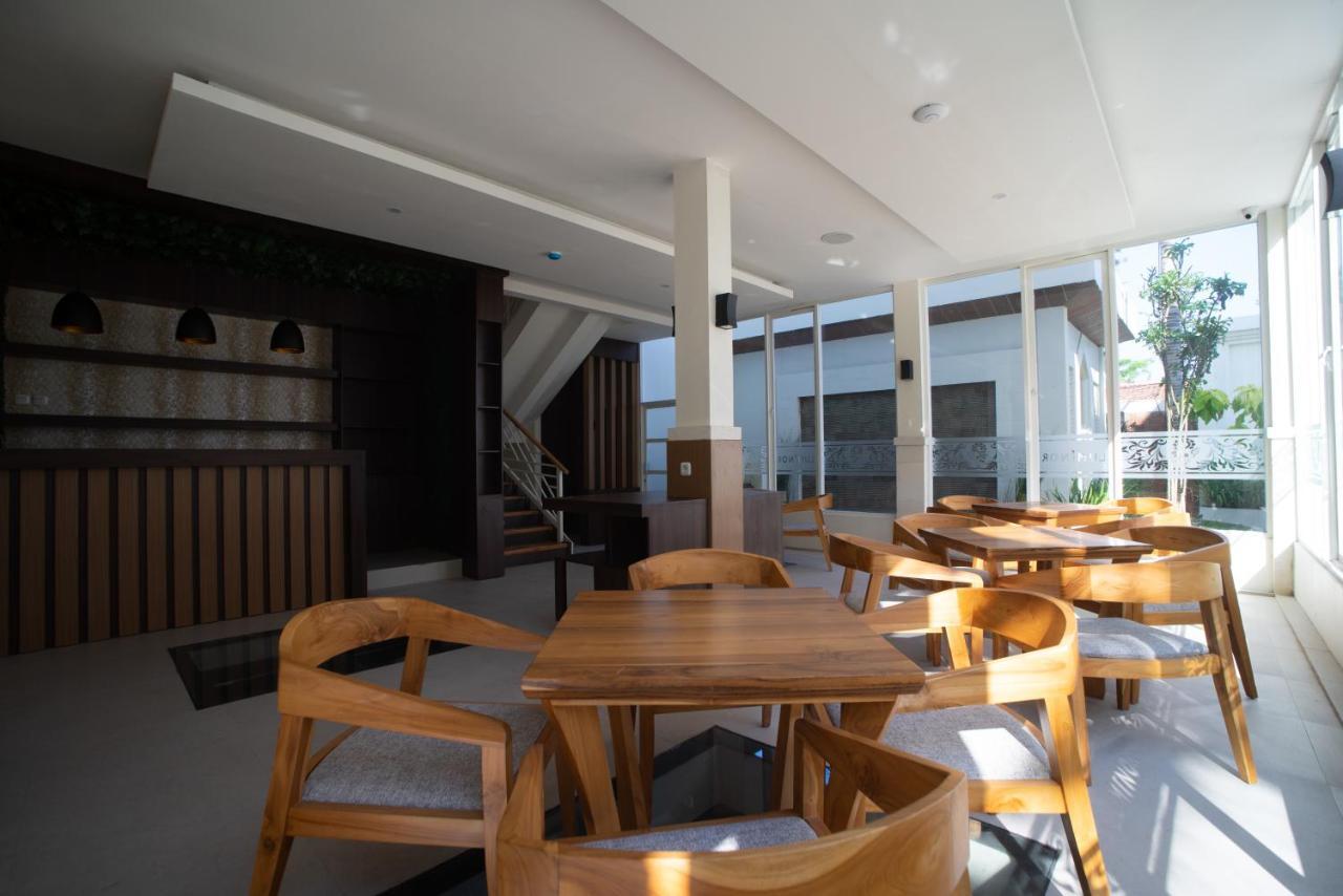 Luminor Hotel Banyuwangi By Wh Buitenkant foto