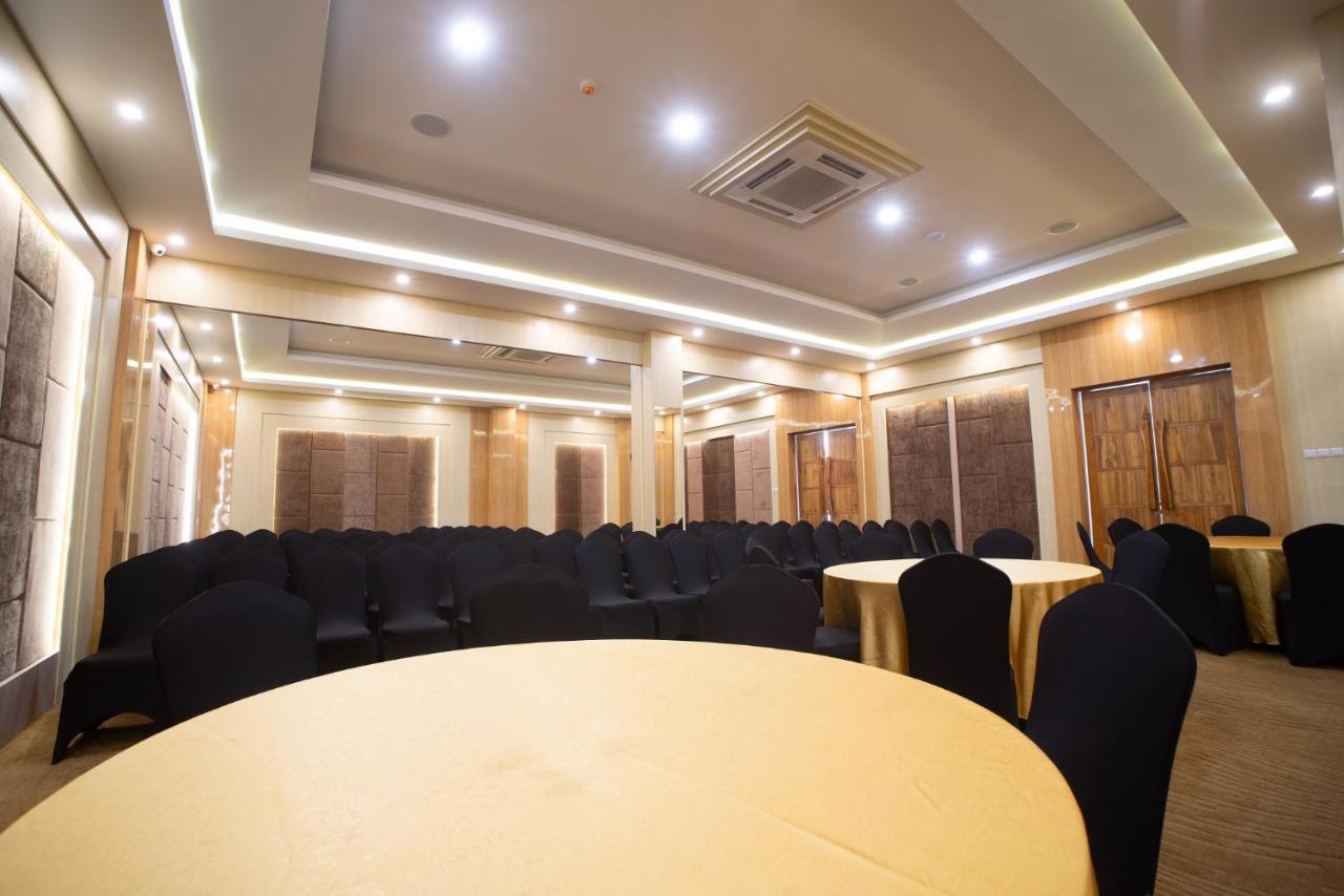 Luminor Hotel Banyuwangi By Wh Buitenkant foto