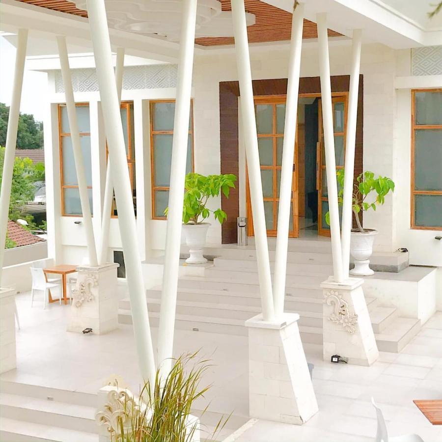 Luminor Hotel Banyuwangi By Wh Buitenkant foto